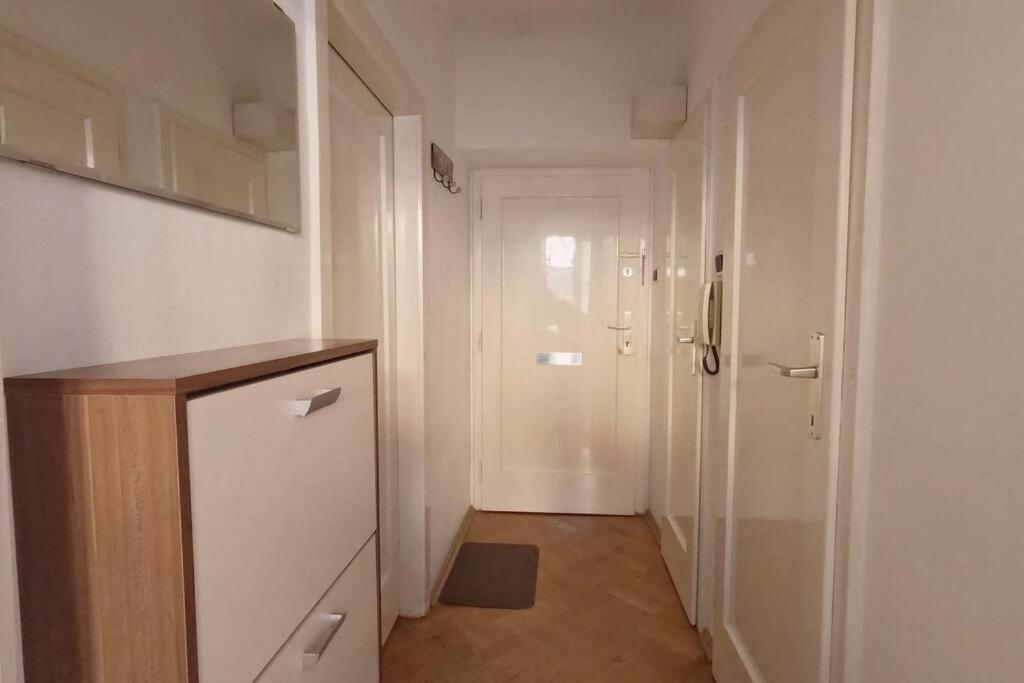 Vienna: Cozy 2-room Apt. *