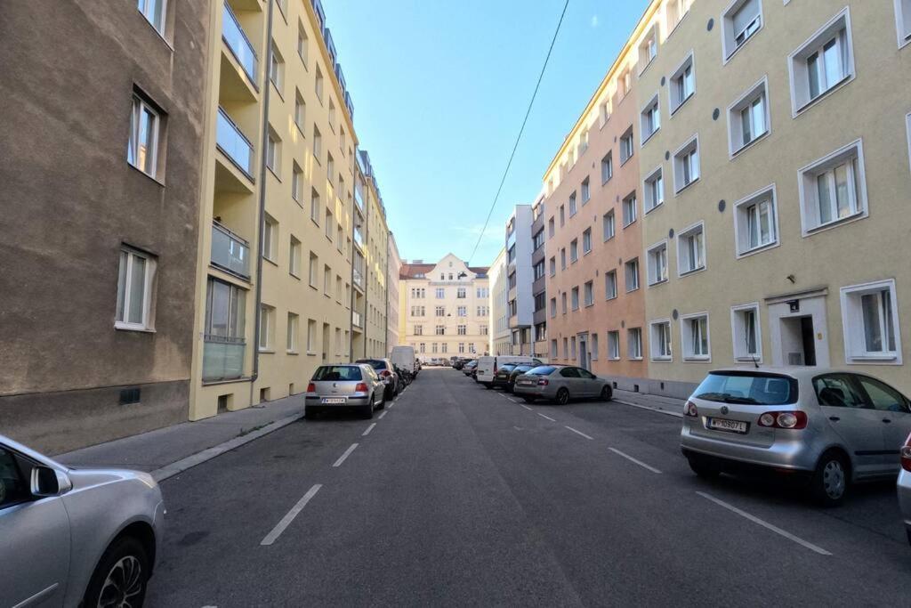 Vienna: Cozy 2-room Apt. *