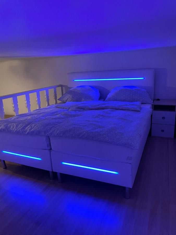 1080 Apartment