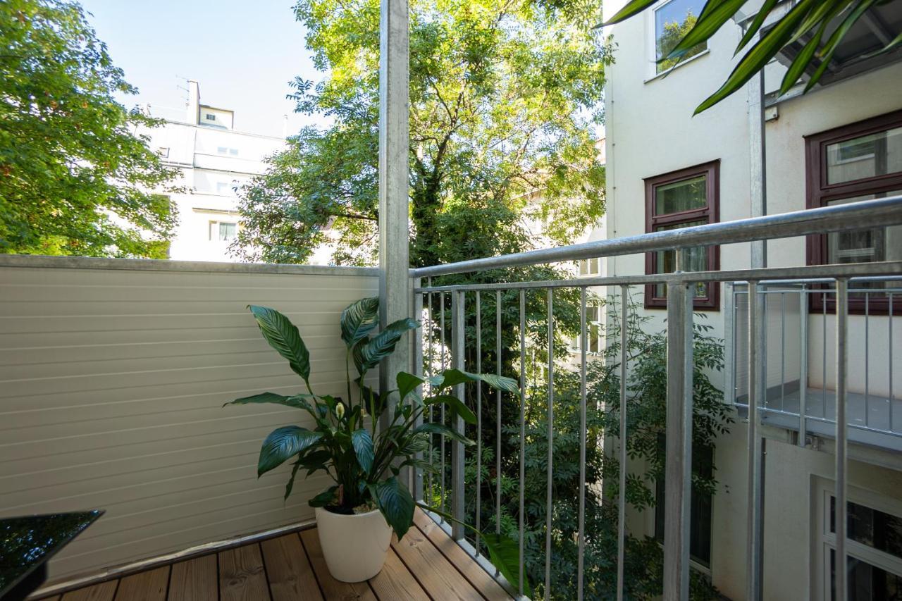 Apartment Brand-new With A Patio *