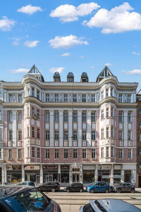 Apartment Designer Penthouse With Balcony Vienna