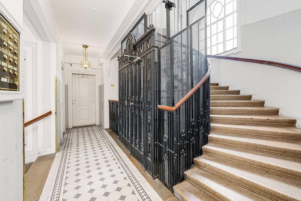 Designer Penthouse With Balcony * Vienna