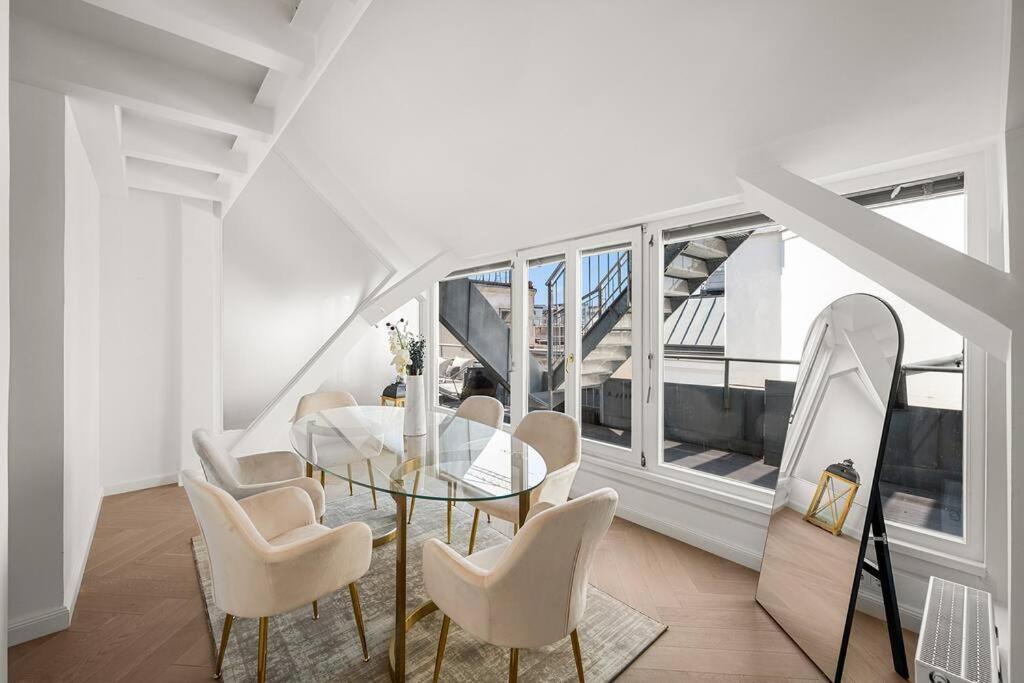 Apartment Designer Penthouse With Balcony