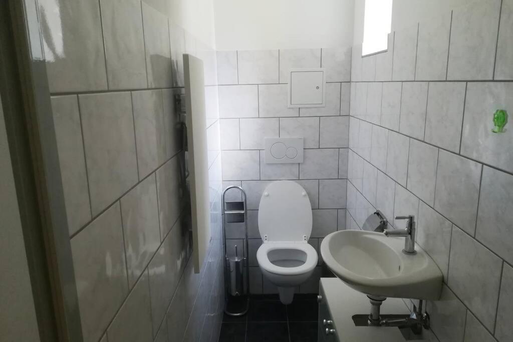 10 Min To Center & Hauptbahnhof Studio Apartment