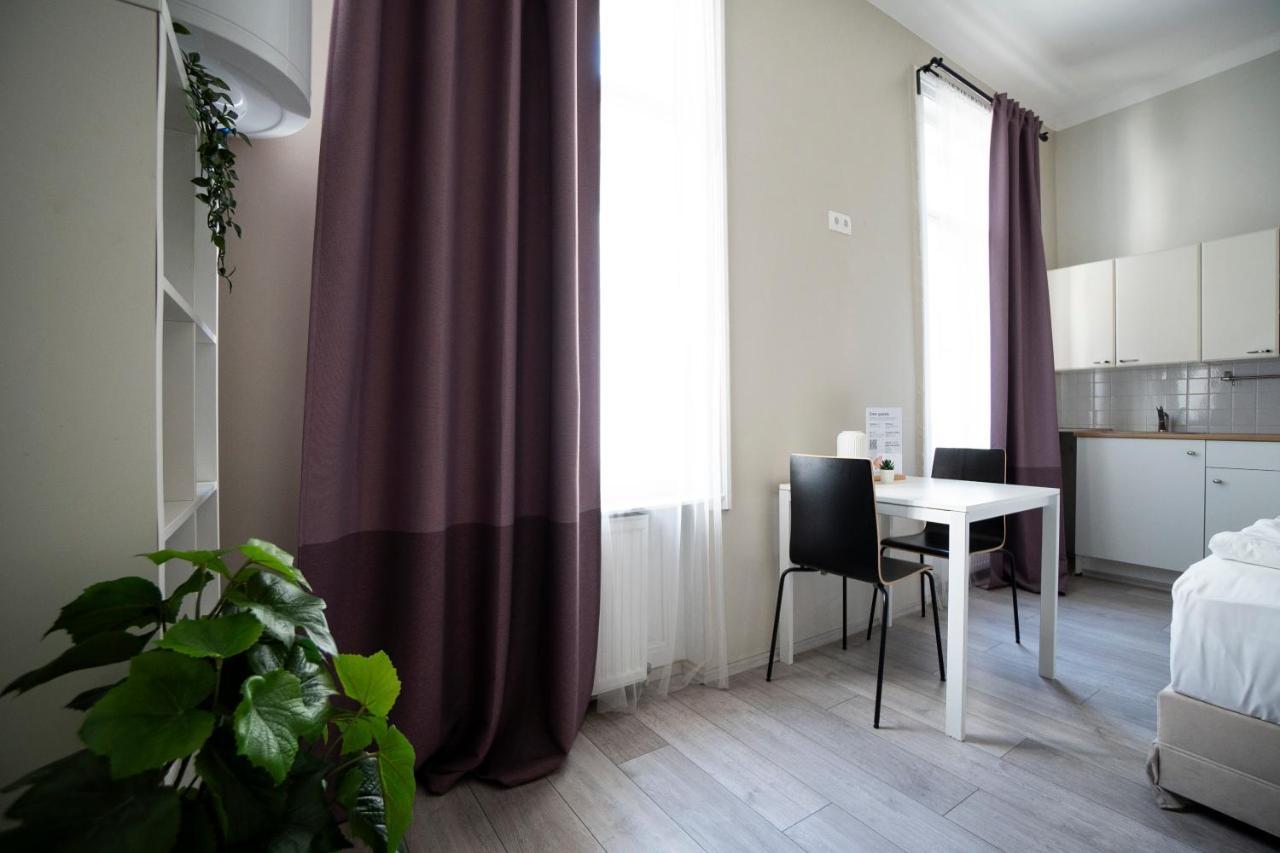 Apartment Bright ,cozy , And Cute In *