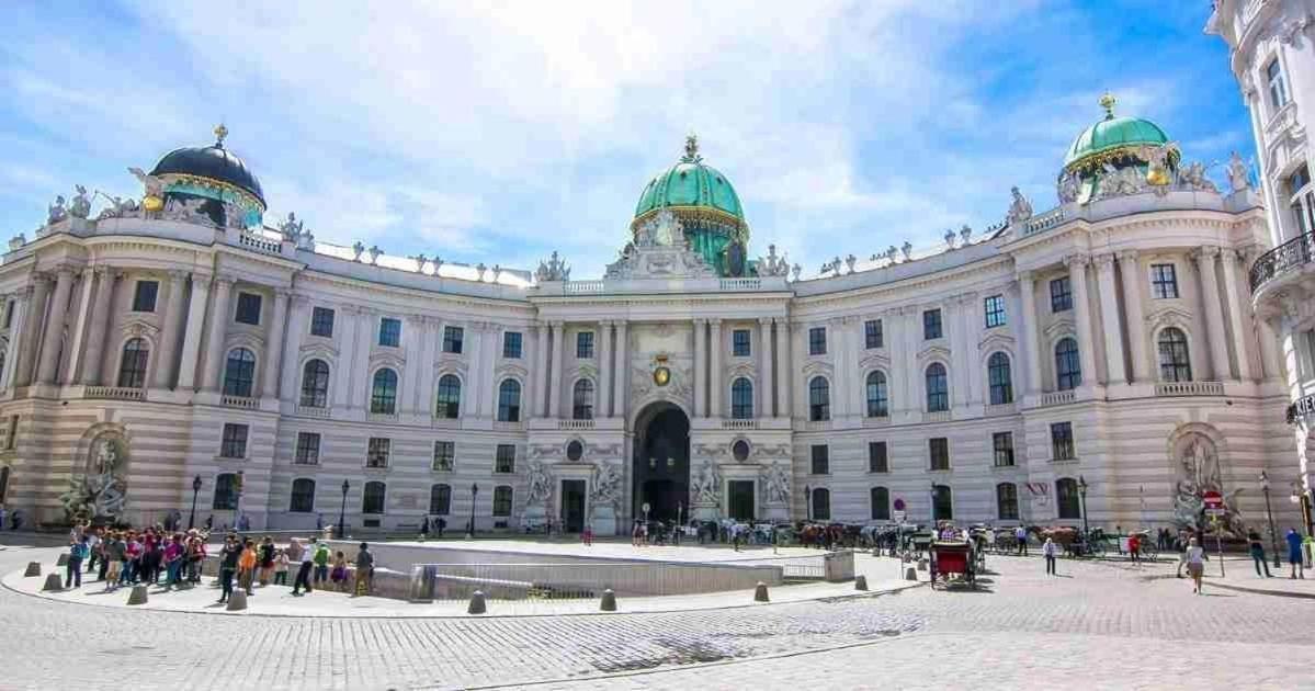 Family Deluxe A Stone Throw From The Centre And Danube Apartment