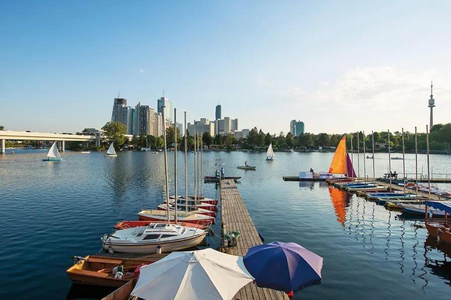 Family Deluxe A Stone Throw From The Centre And Danube Apartment Vienna