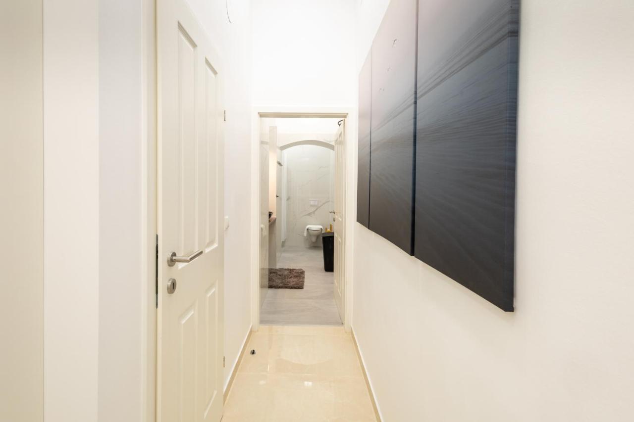 Family Deluxe A Stone Throw From The Centre And Danube Apartment