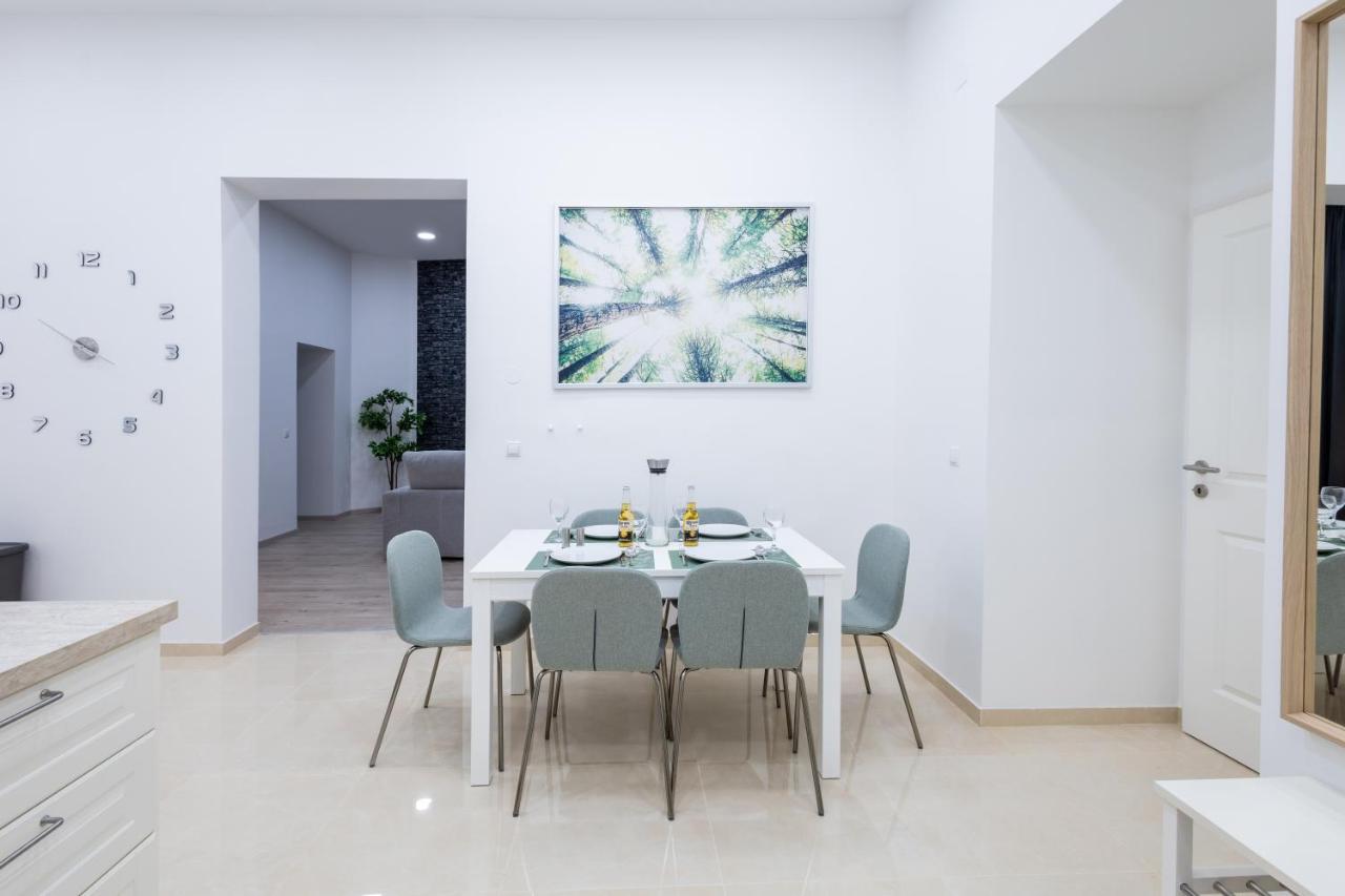 Family Deluxe A Stone Throw From The Centre And Danube *