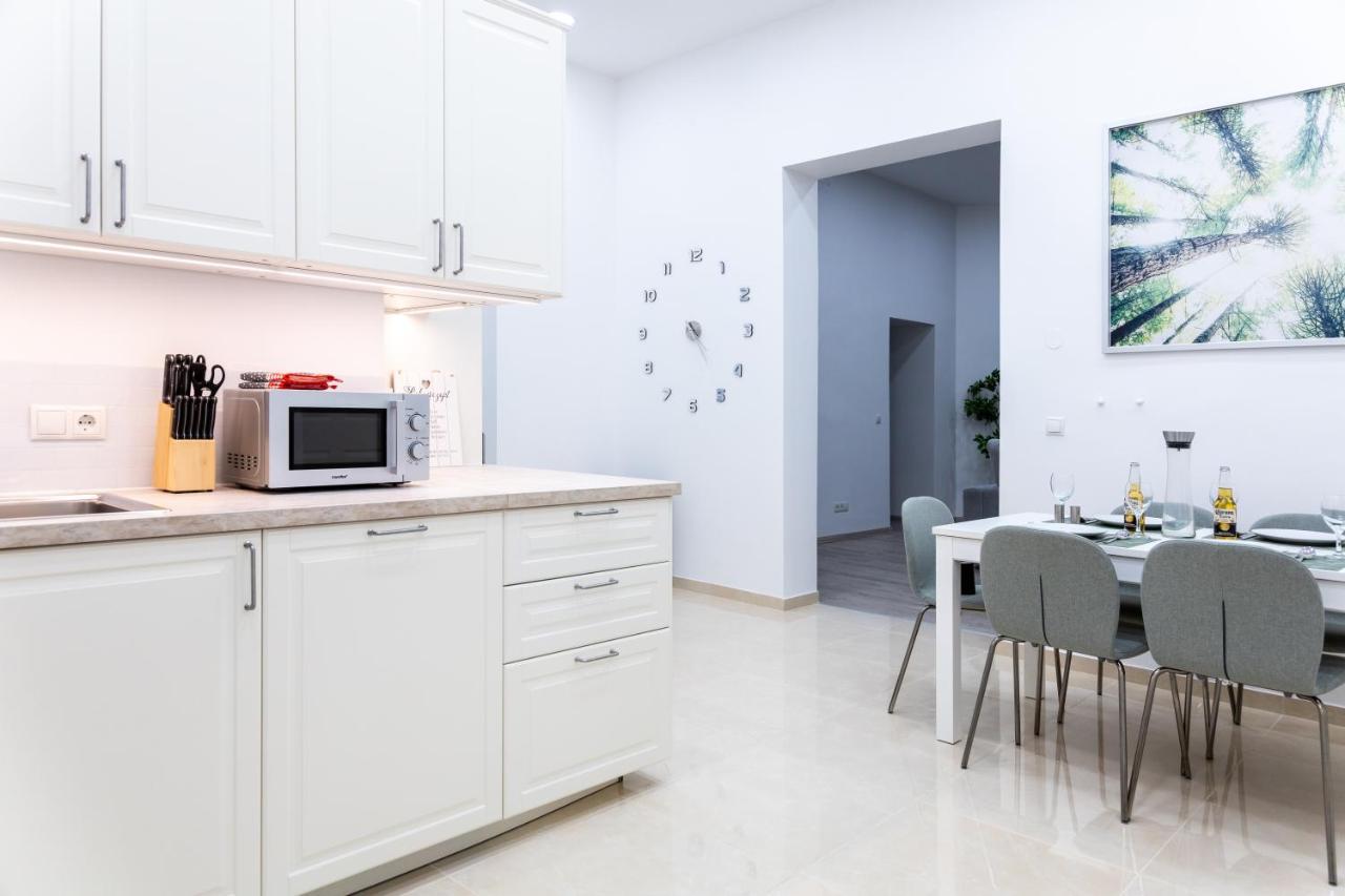 Apartment Family Deluxe A Stone Throw From The Centre And Danube Vienna