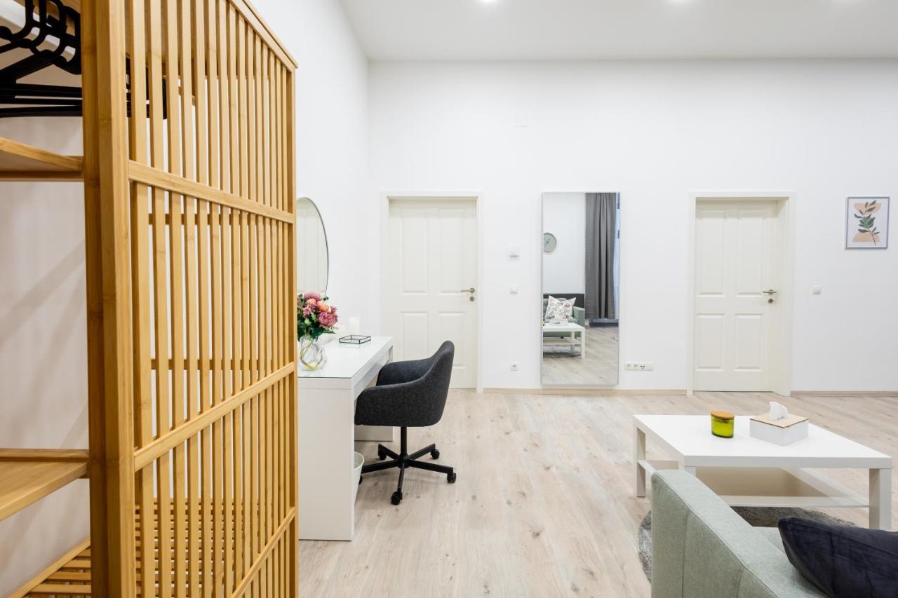 Family Deluxe A Stone Throw From The Centre And Danube Apartment