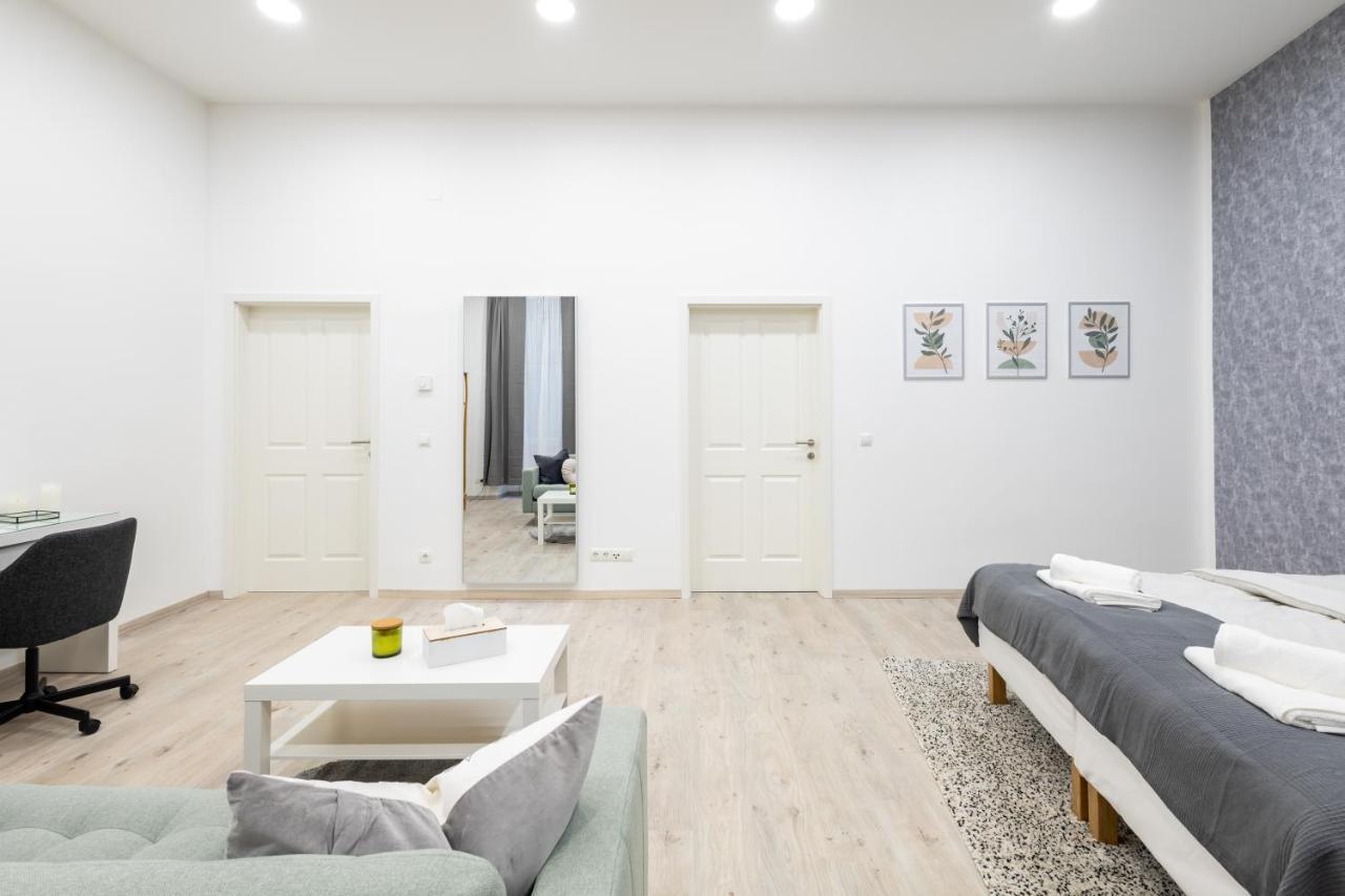 Apartment Family Deluxe A Stone Throw From The Centre And Danube Vienna