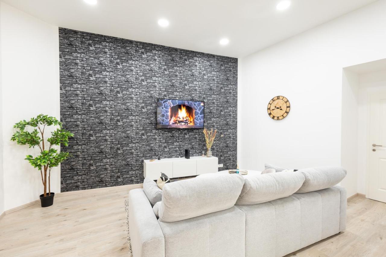 Apartment Family Deluxe A Stone Throw From The Centre And Danube *