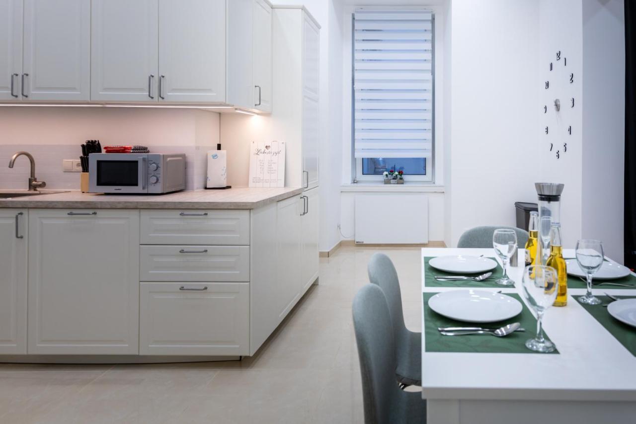 Family Deluxe A Stone Throw From The Centre And Danube Apartment