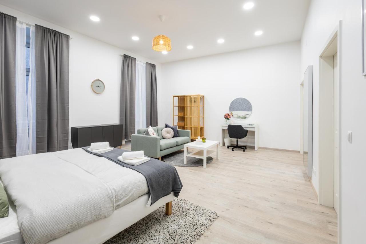 Family Deluxe A Stone Throw From The Centre And Danube Vienna
