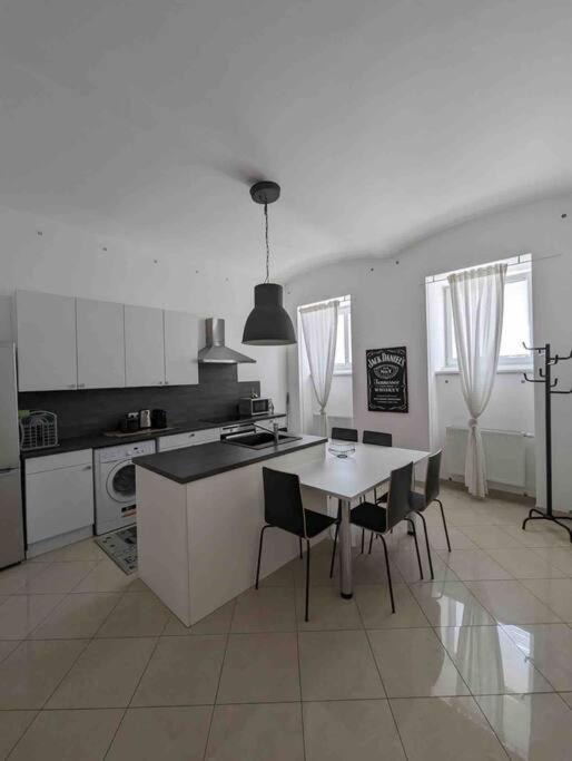 Luxury Cityapartment 7 *