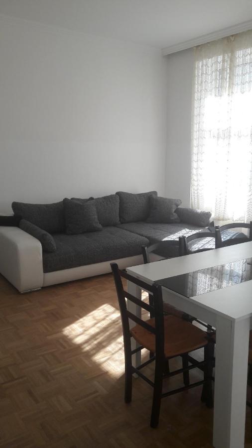 Nette Altbauwohnung Nur 10 Min Von Der Apartment *