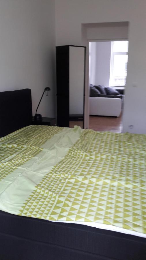 Nette Altbauwohnung Nur 10 Min Von Der Apartment
