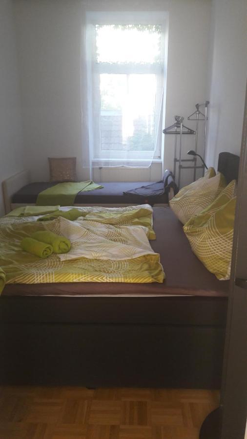 Nette Altbauwohnung Nur 10 Min Von Der Apartment *