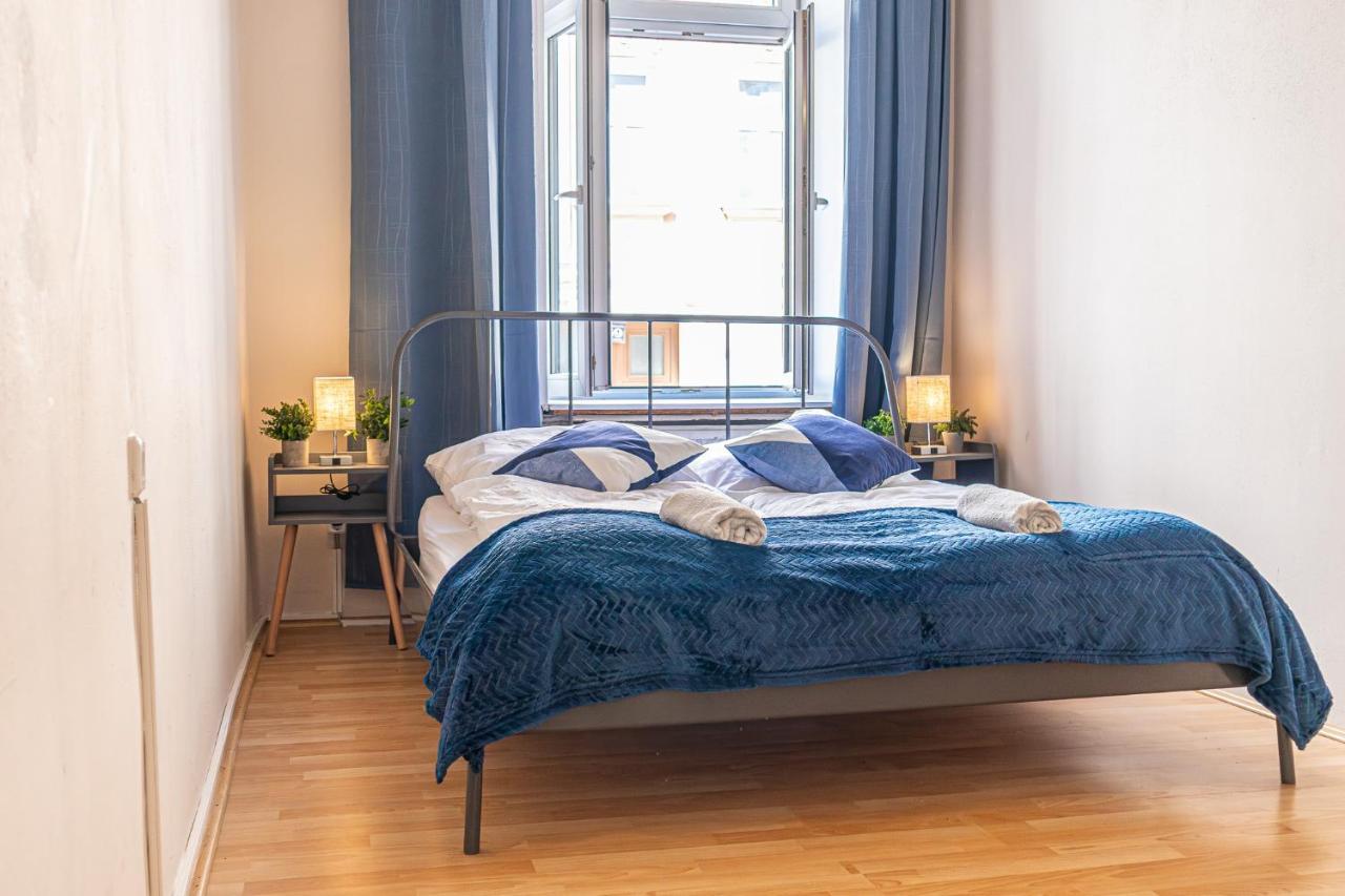 Elegant Haven: Stylish And Spacious 3br Apartment