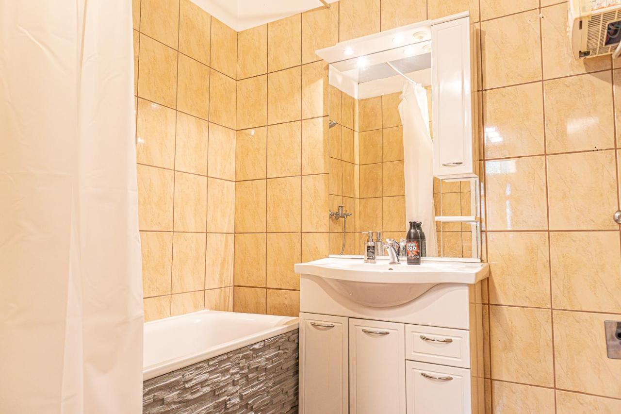 Elegant Haven: Stylish And Spacious 3br *