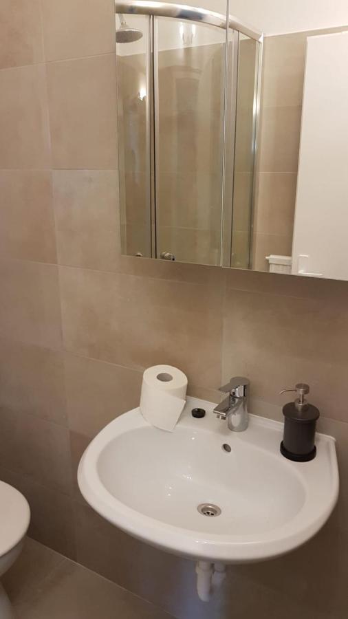 Excellent M&l Apartment *