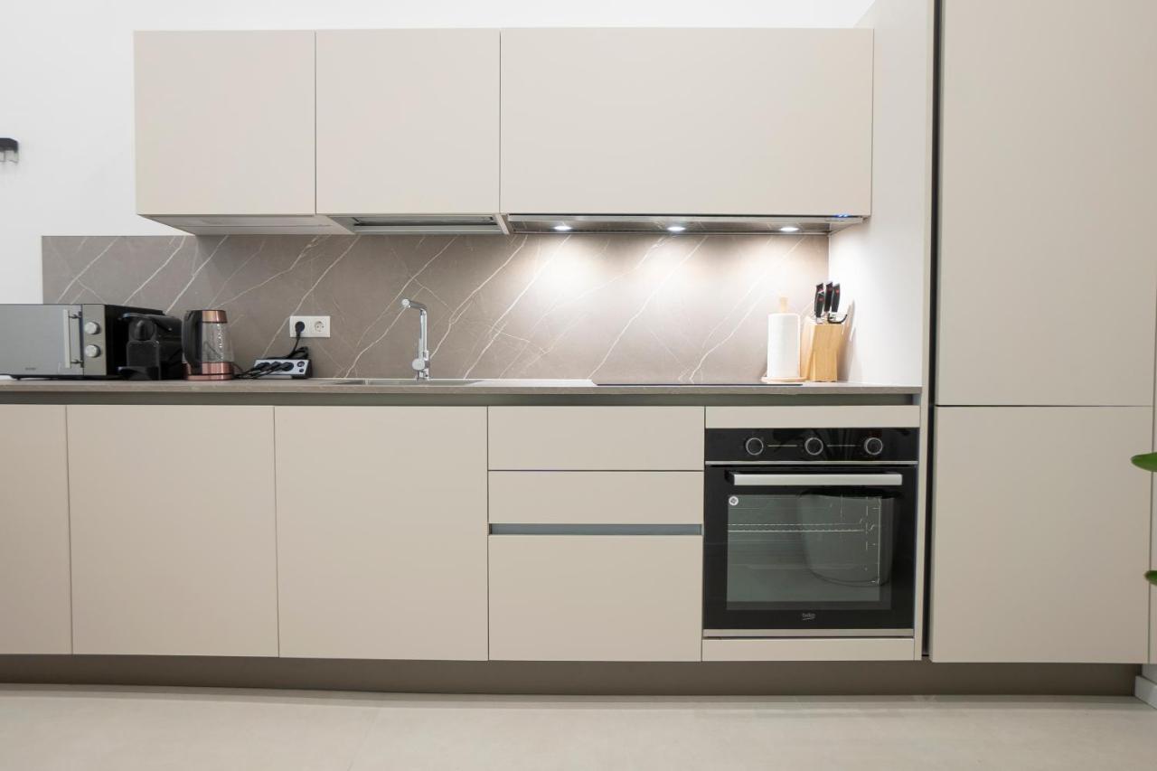 Fully Equipped, Renovated, Perfectly Located Flat *