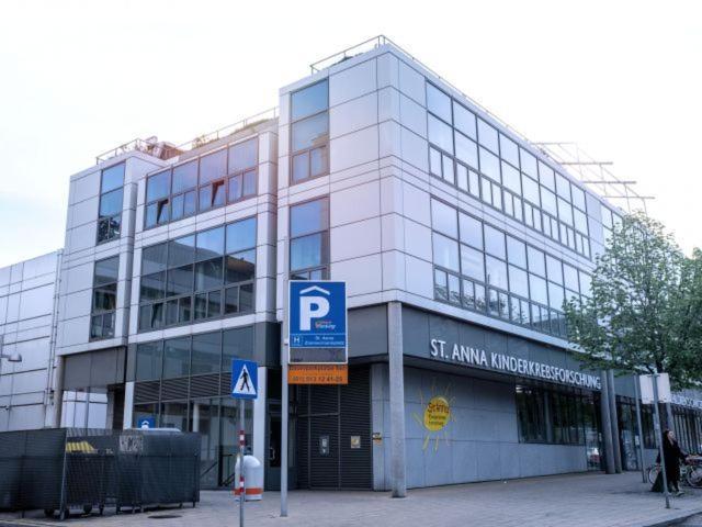 Pelikan * Vienna