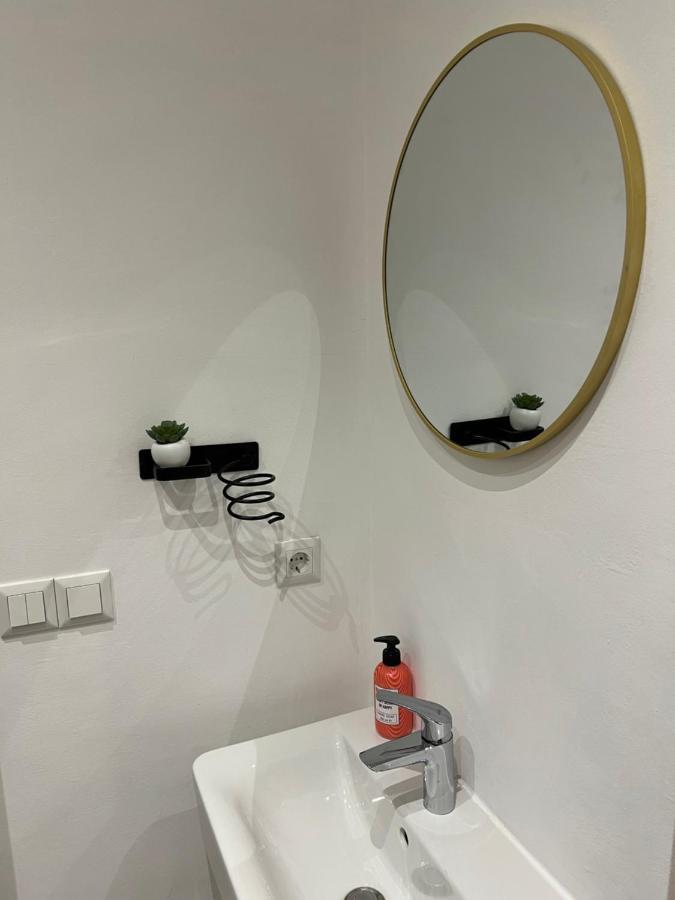 Near Metro & Netflix Apartamento