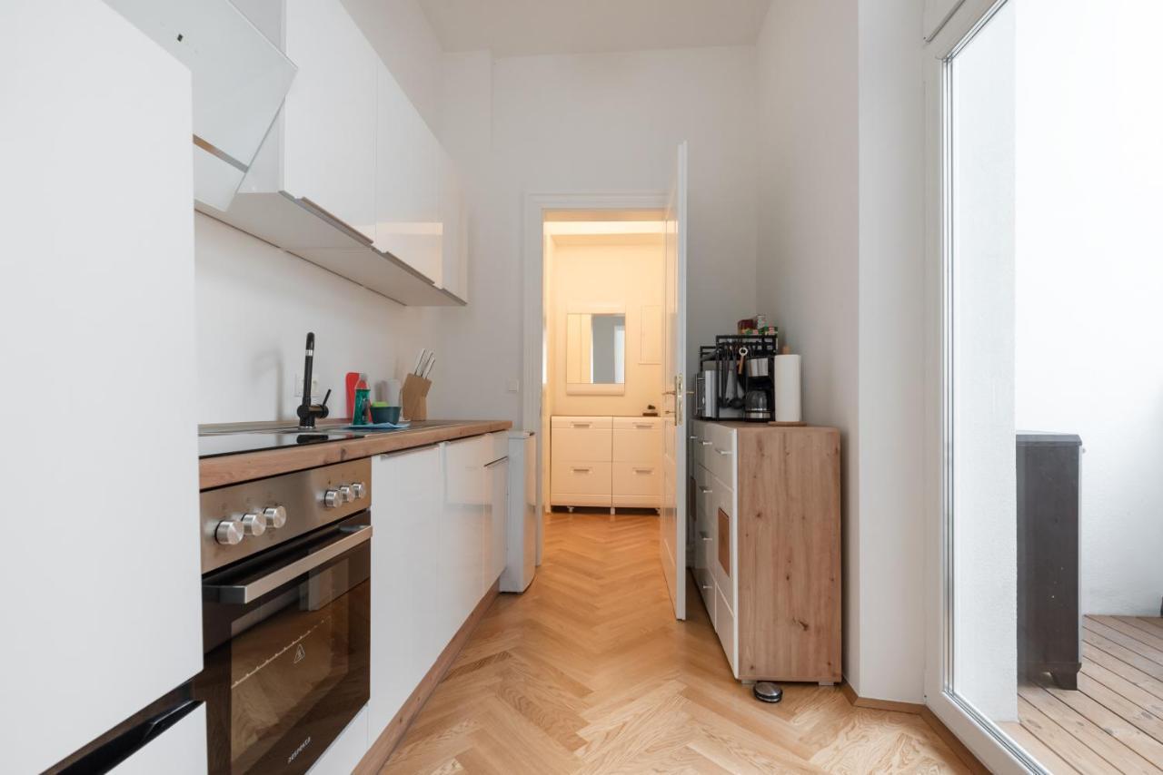 Apartment Zwischen Schoenbrunn Und Zentrum, Neues In Gruenruhelage Bei Schoenbrunn Wien