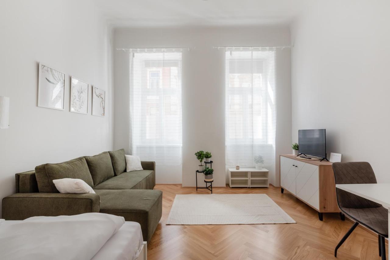 Apartment Zwischen Schoenbrunn Und Zentrum, Neues In Gruenruhelage Bei Schoenbrunn Wien
