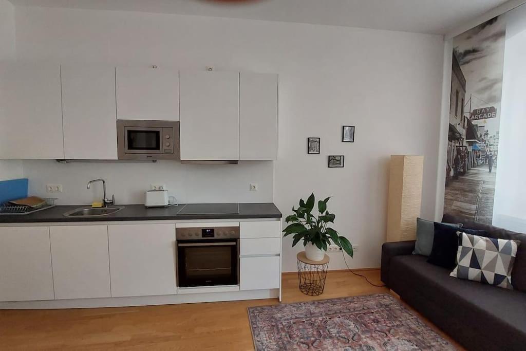 Channel Allee Apartment