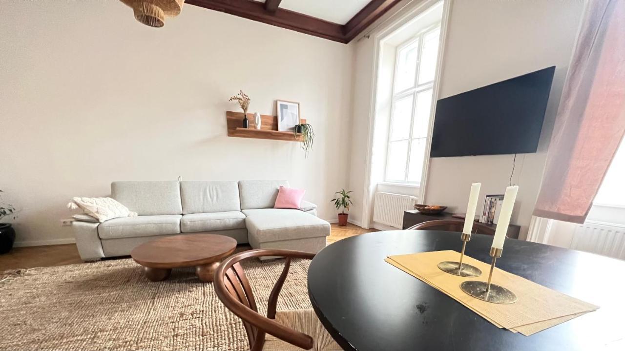 Bali Living Apartment
