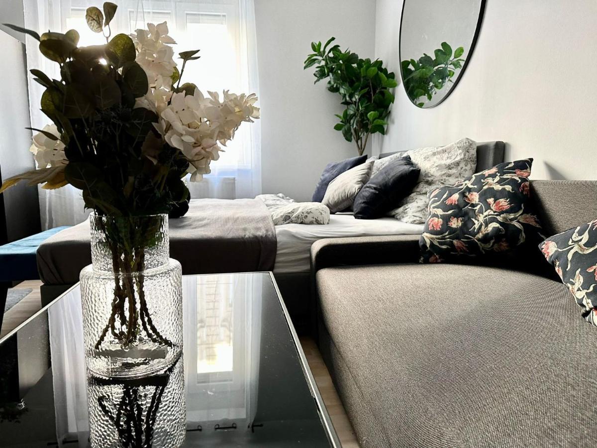 Balcony Apartment, 1 Min To U1 Reumannplatz *