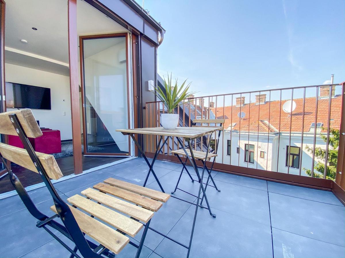 Apartment Penthouse Mit Parkplatz Und Balkon Vienna