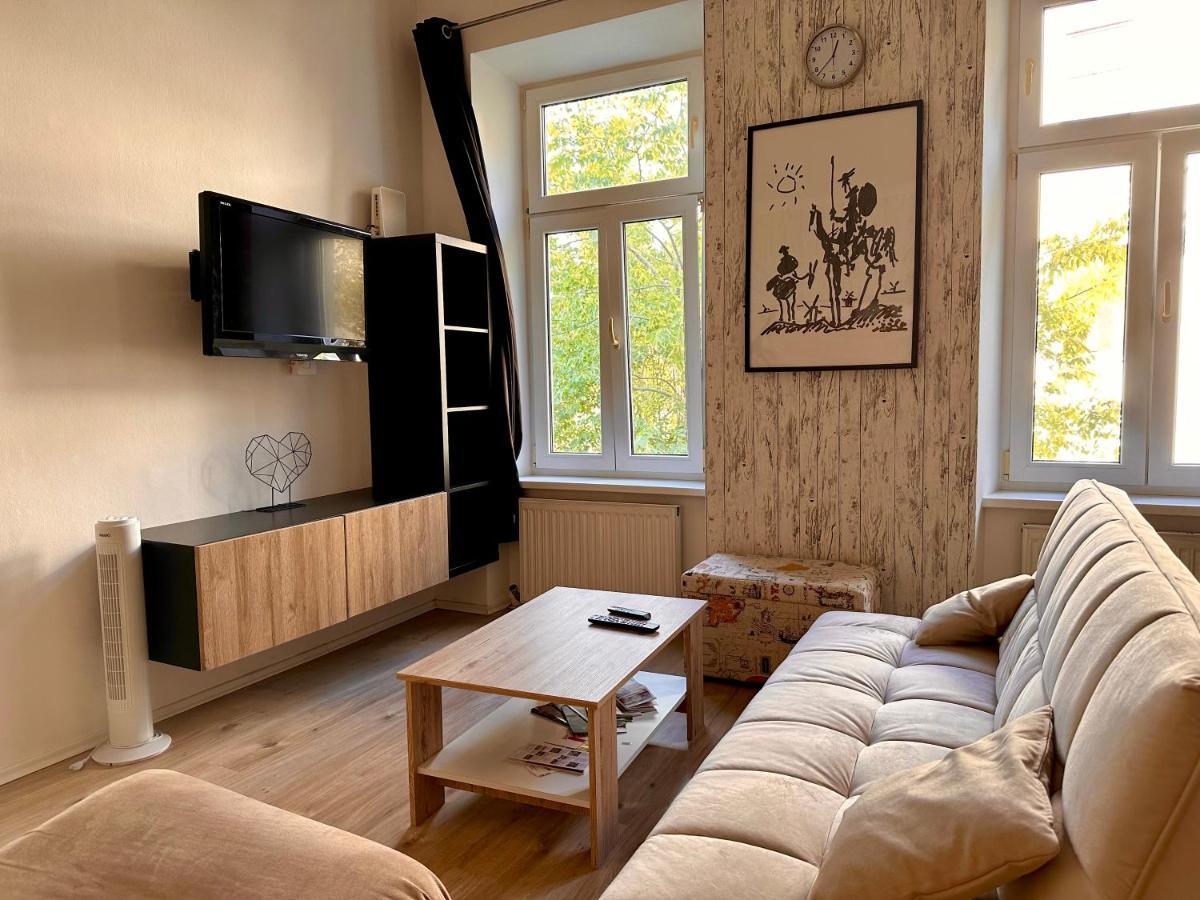 Am Elterleinplatz - Free Netflix *