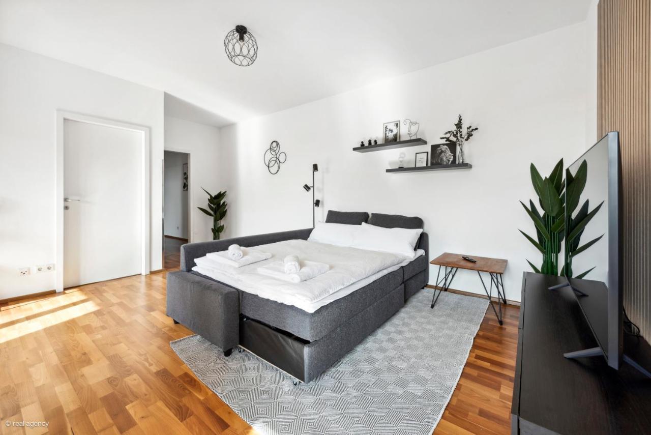 Bernhards Stadthalle - Klima & Terrasse Apartment Vienna