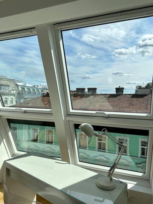 Chic & Modern In Beautiful L Hg30 Apartment