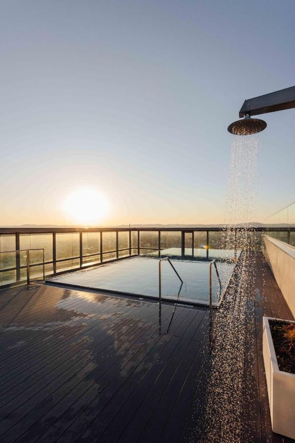 Apartment Design With Amazing View Over 2 *