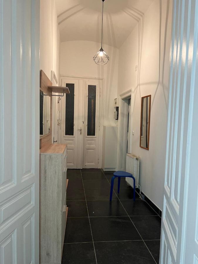 Centrally-located Authentic * Vienna