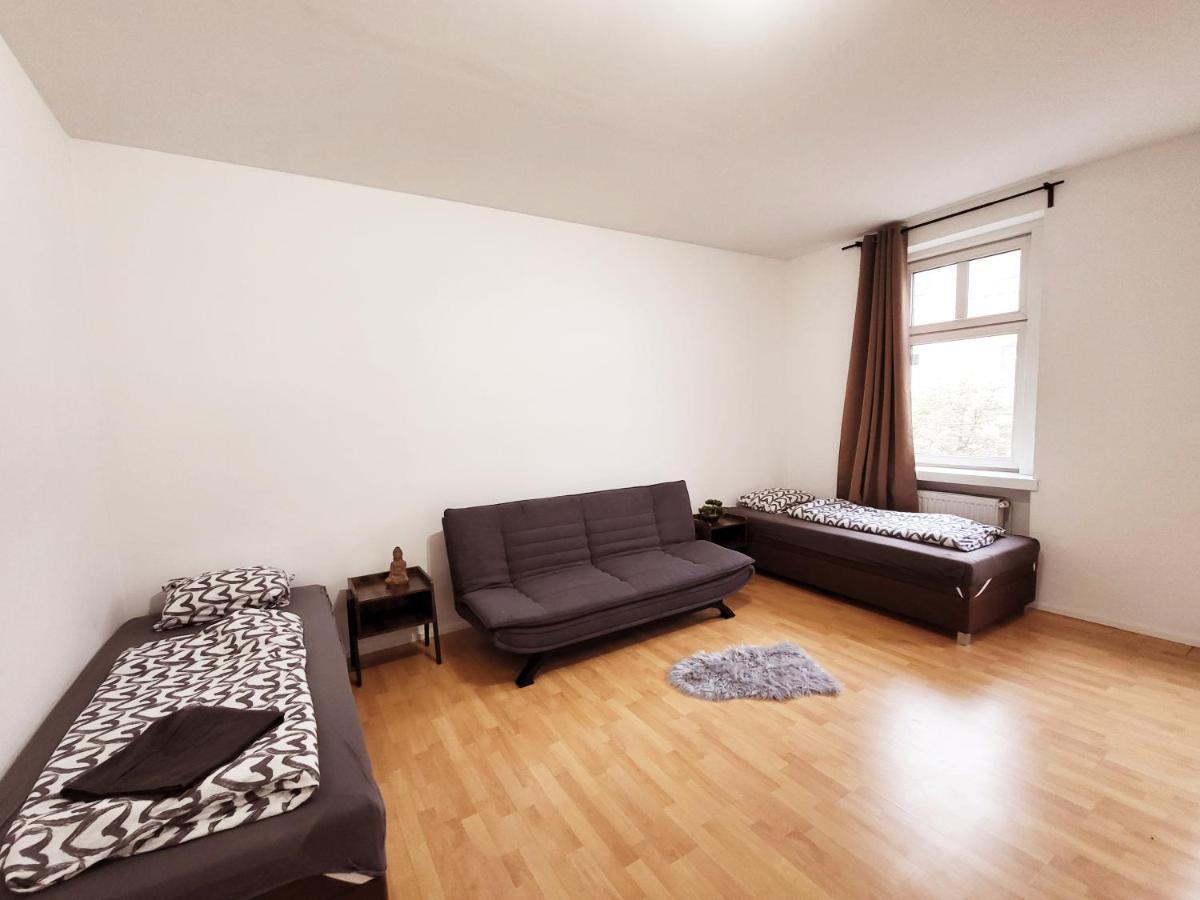 - Near Metro Station Apartment Wien