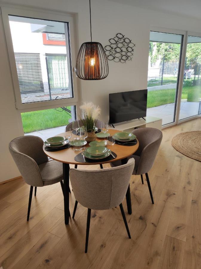 Apartment Roksox-home Gegenueber Der Uno-city Und Kaiserwasser