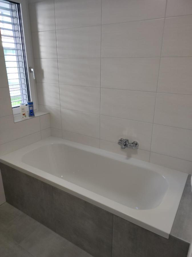 Roksox-home Gegenueber Der Uno-city Und Kaiserwasser