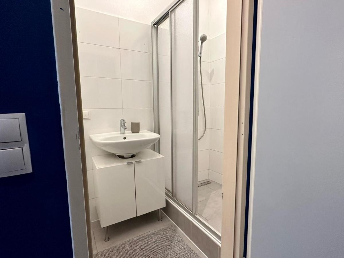 - 2 Min To U1 Reumannplatz Apartment
