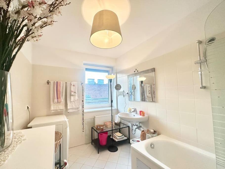 Apartment Charming Flat On Top Floor With Great View *