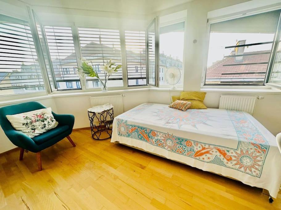 Apartment Charming Flat On Top Floor With Great View *