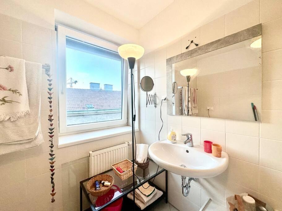 Charming Flat On Top Floor With Great View Apartment *
