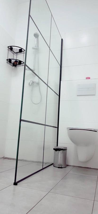 Queen 4p Wl Apartment *
