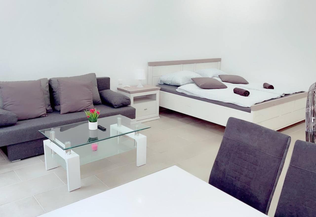 Apartment Queen 4p Wl *