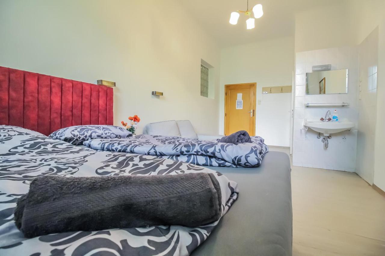 Queen Studio 3p Bs Apartment *